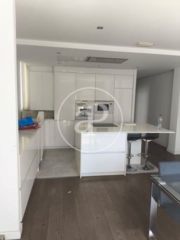 3 bedroom Apartment for rent in Arrancapins, Valencia city - € 2,500 (Ref: 9899661)