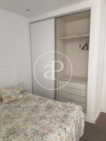 3 bedroom Apartment for rent in Arrancapins, Valencia city - € 2,500 (Ref: 9899661)