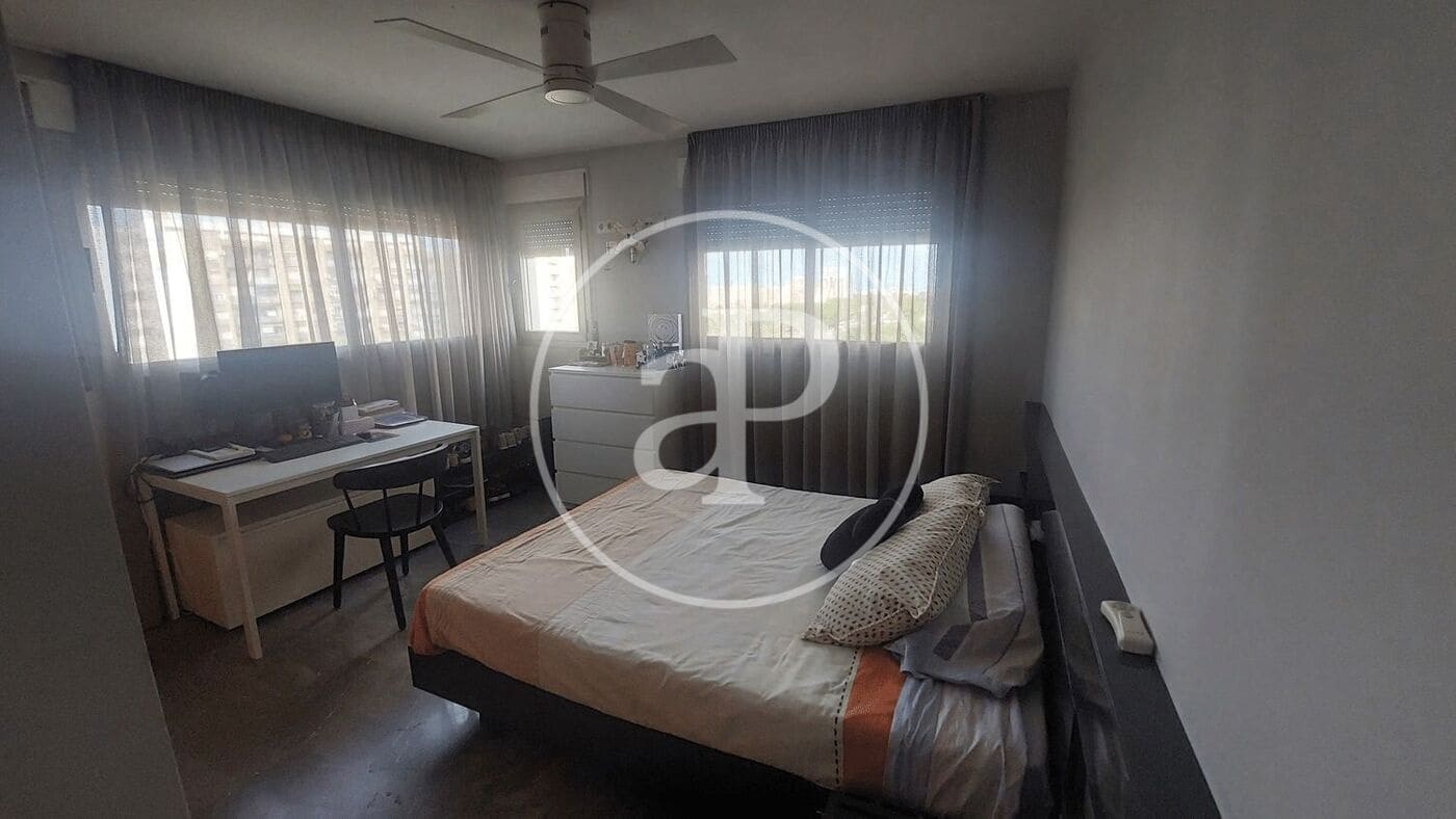 3 bedroom Apartment for rent in Valencia city - € 1,450 (Ref: 9899662)