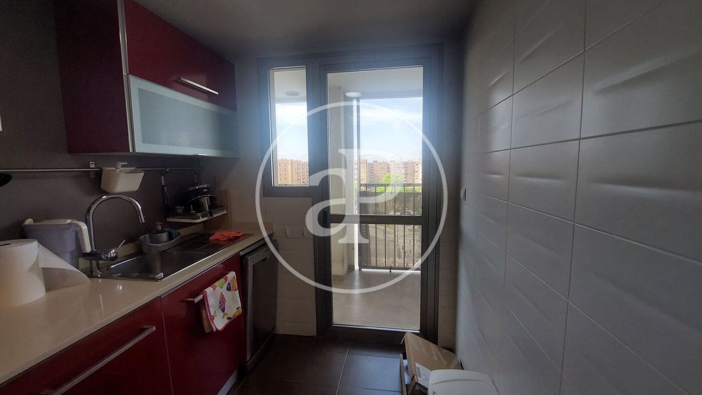 3 bedroom Apartment for rent in Valencia city - € 1,450 (Ref: 9899662)