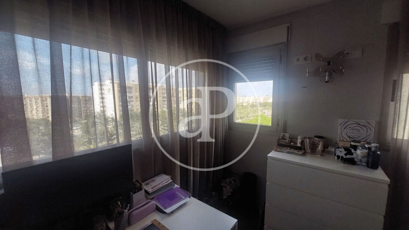 3 bedroom Apartment for rent in Valencia city - € 1,450 (Ref: 9899662)