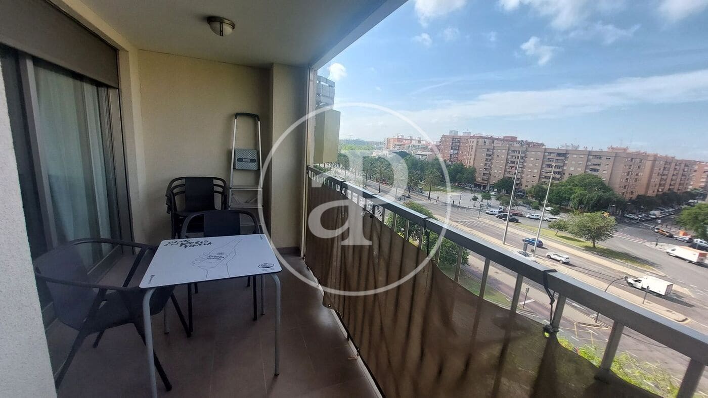 3 bedroom Apartment for rent in Valencia city - € 1,450 (Ref: 9899662)