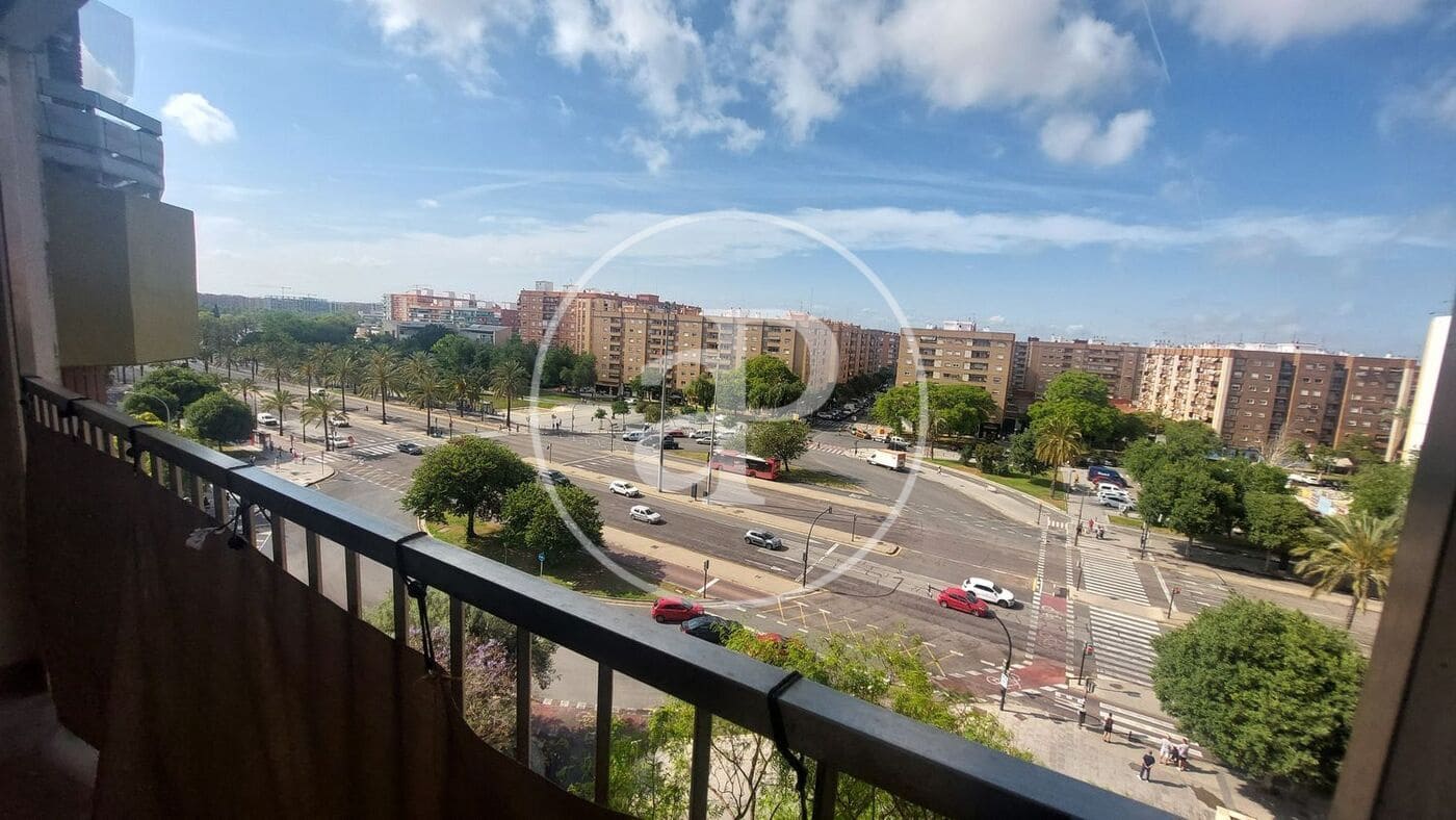 3 bedroom Apartment for rent in Valencia city - € 1,450 (Ref: 9899662)
