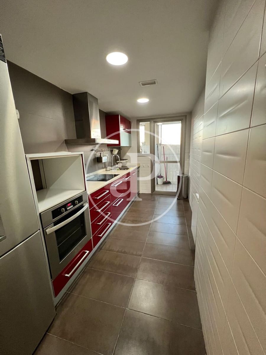 3 bedroom Apartment for rent in Valencia city - € 1,450 (Ref: 9899662)