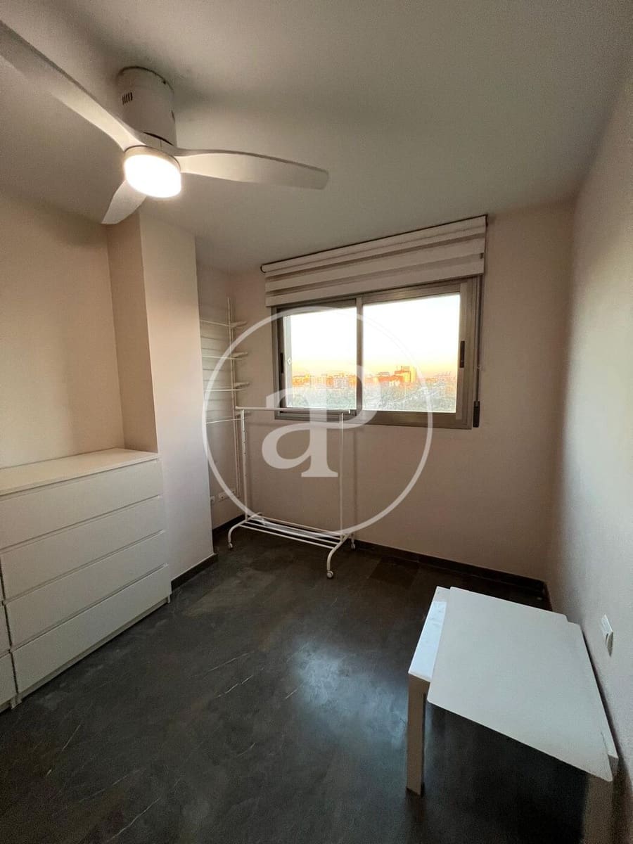 3 bedroom Apartment for rent in Valencia city - € 1,450 (Ref: 9899662)