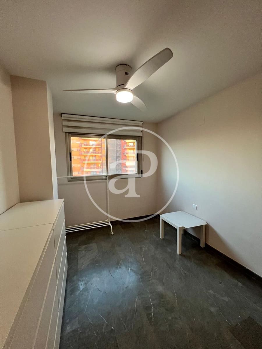 3 bedroom Apartment for rent in Valencia city - € 1,450 (Ref: 9899662)