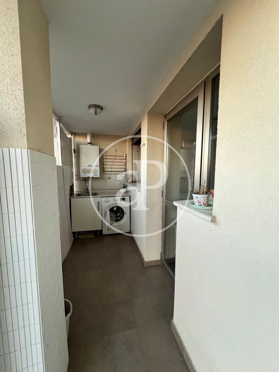 3 bedroom Apartment for rent in Valencia city - € 1,450 (Ref: 9899662)
