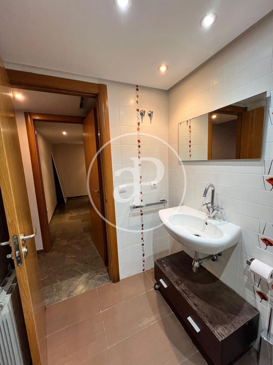3 bedroom Apartment for rent in Valencia city - € 1,450 (Ref: 9899662)