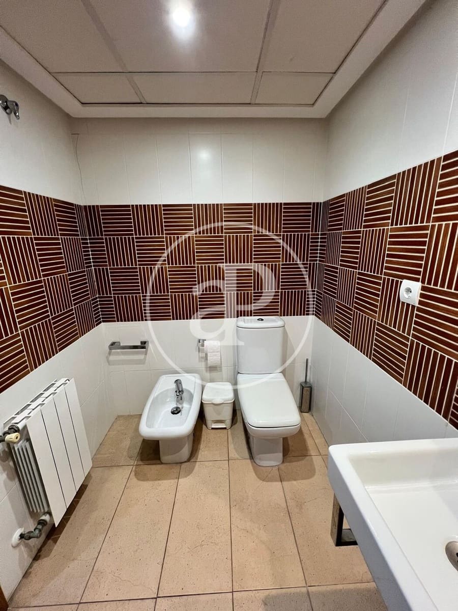 3 bedroom Apartment for rent in Valencia city - € 1,450 (Ref: 9899662)