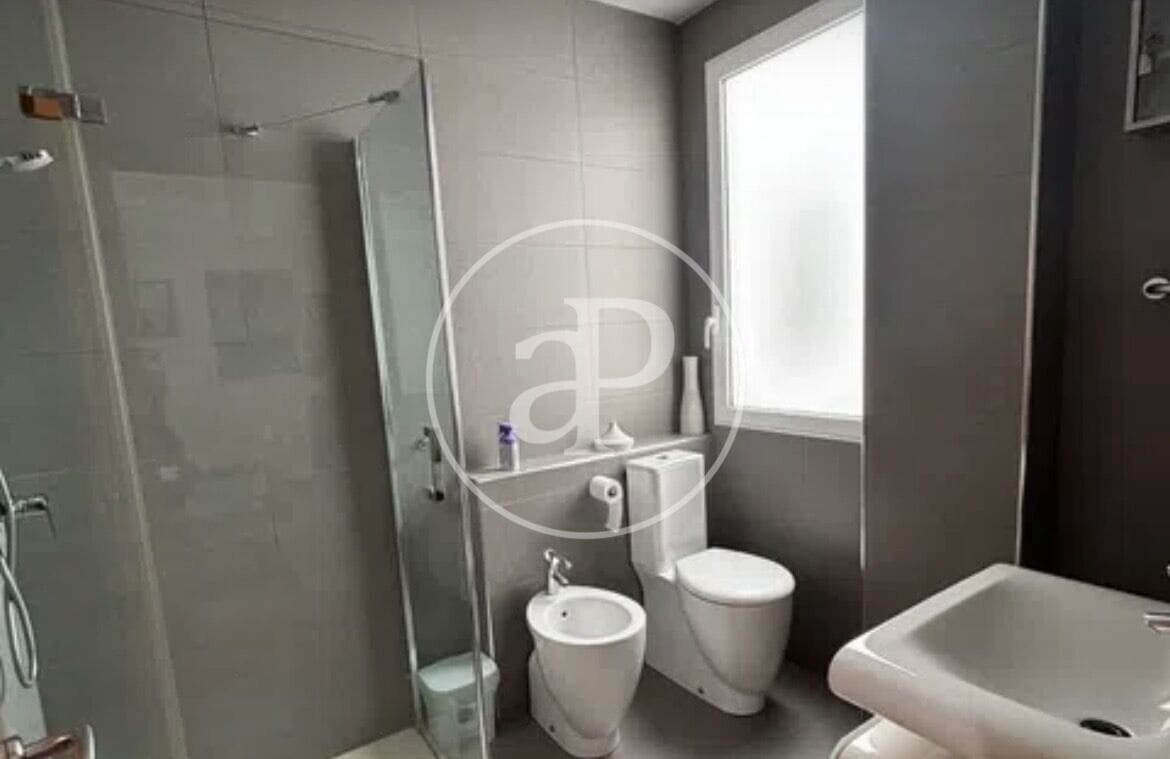 2 slaapkamer Appartement te huur in Valencia stad - € 1.350 (Ref: 9904653)