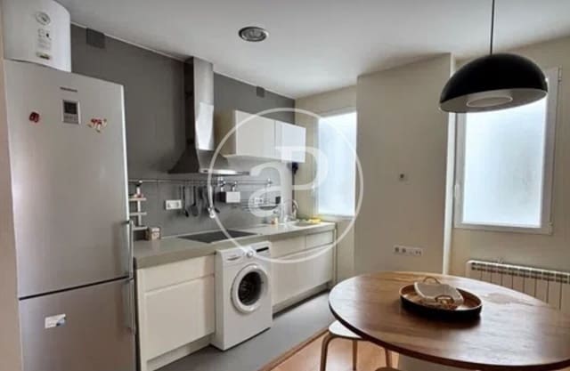 2 bedroom Apartment for rent in Mont-Olivet, Valencia city - € 1,350 (Ref: 9904653)
