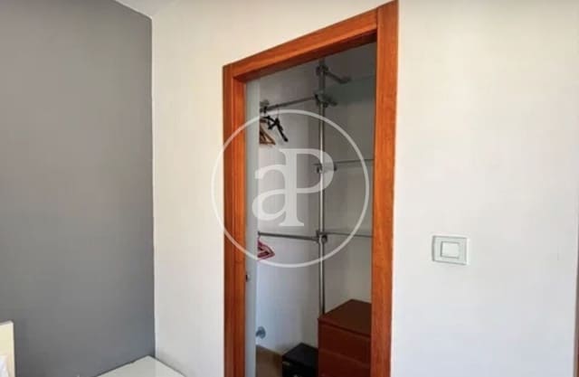 2 bedroom Apartment for rent in Mont-Olivet, Valencia city - € 1,350 (Ref: 9904653)
