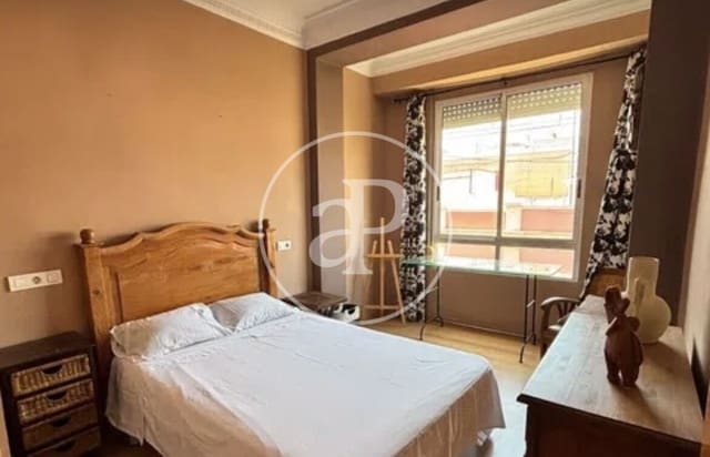 2 bedroom Apartment for rent in Mont-Olivet, Valencia city - € 1,350 (Ref: 9904653)