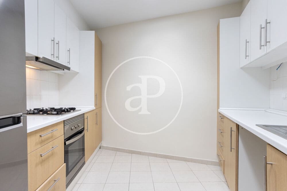 3 Zimmer Apartment zu vermieten in Valencia Stadt - 2.250 € (Ref: 9904654)