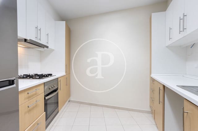 3 Zimmer Apartment zu vermieten in La Gran Via, València Stadt - 2.250 € (Ref: 9904654)