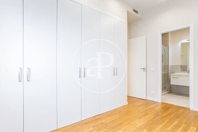 3 Zimmer Apartment zu vermieten in La Gran Via, València Stadt - 2.250 € (Ref: 9904654)