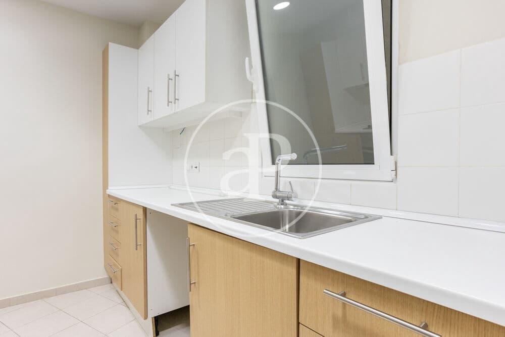 3 Zimmer Apartment zu vermieten in Valencia Stadt - 2.250 € (Ref: 9904654)