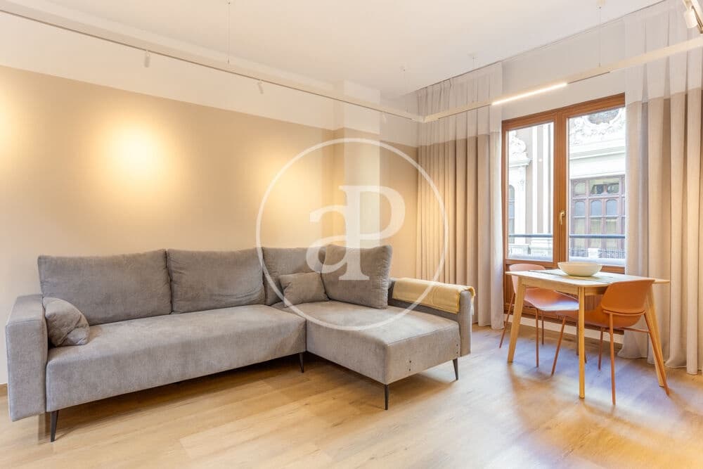 1 soveværelse Lejlighed til leje i Valencia by - € 2.000 (Ref: 9904655)