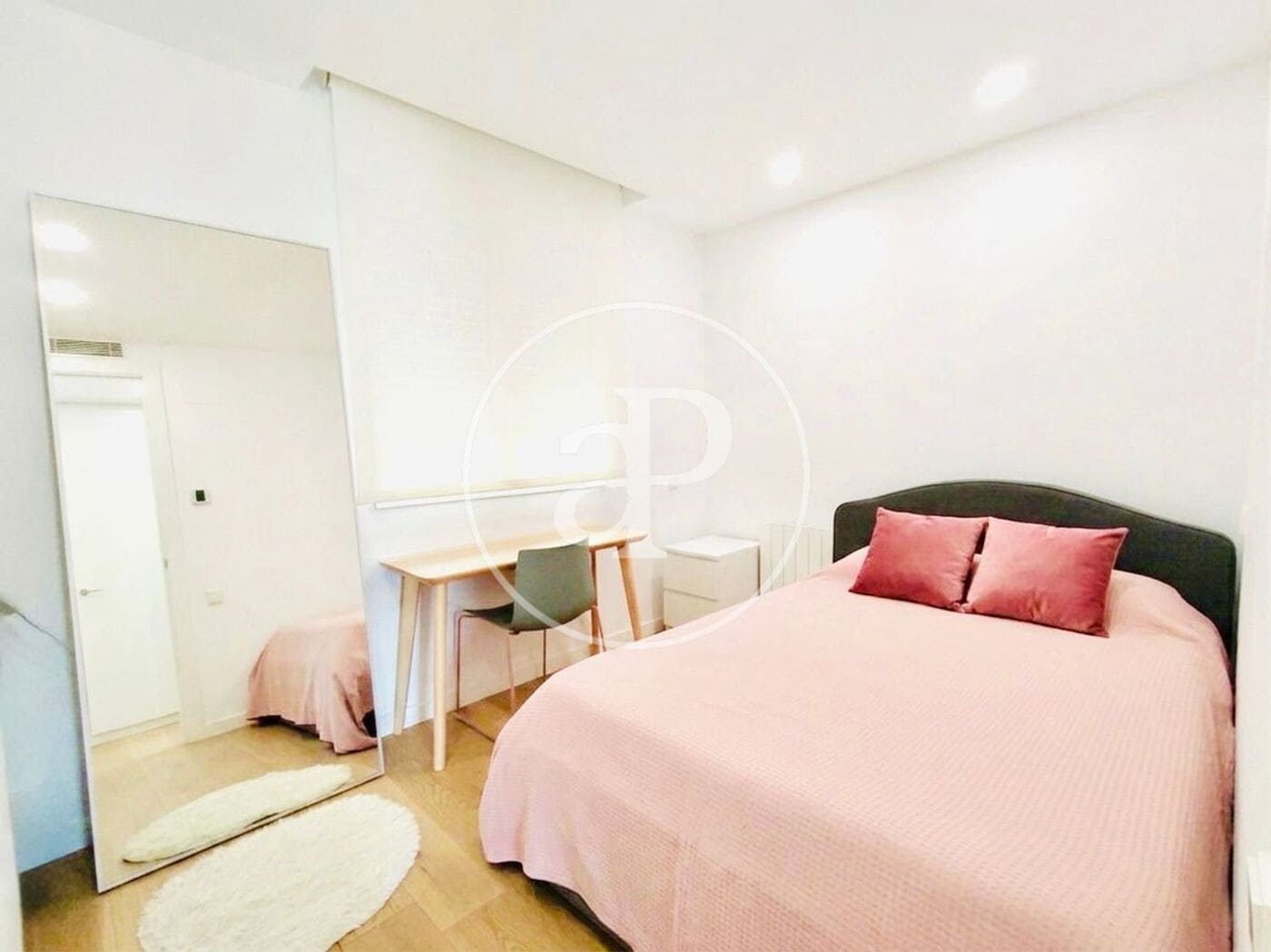 4 Zimmer Apartment zu vermieten in Valencia Stadt - 4.500 € (Ref: 9904657)