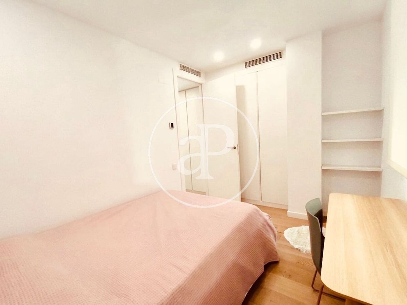 4 Zimmer Apartment zu vermieten in Valencia Stadt - 4.500 € (Ref: 9904657)