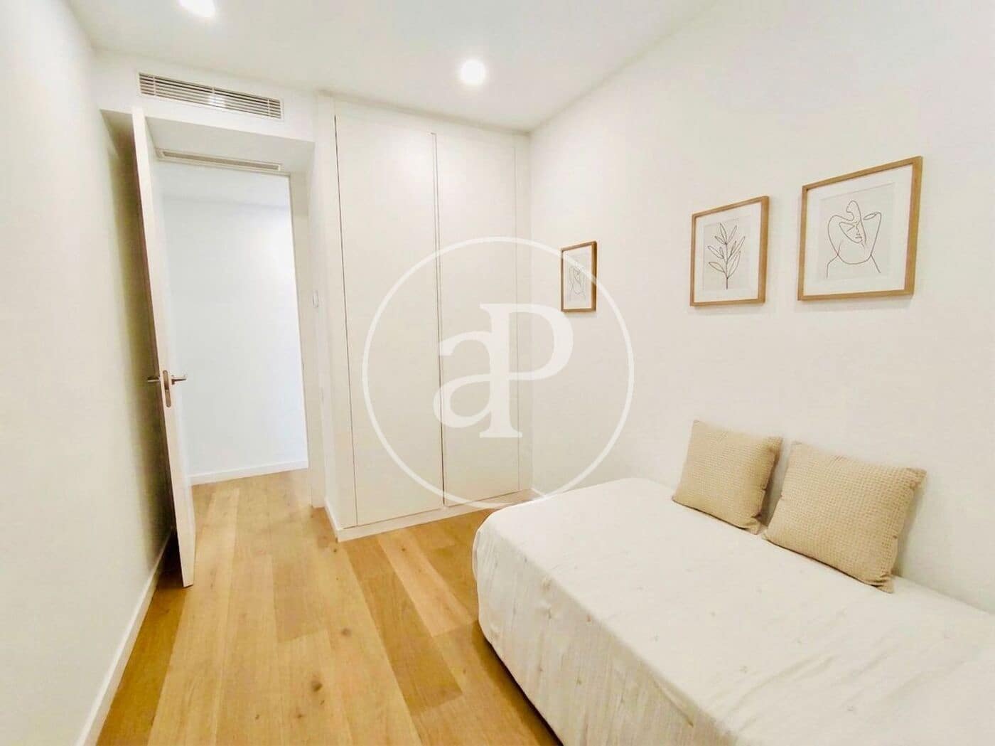 4 Zimmer Apartment zu vermieten in Valencia Stadt - 4.500 € (Ref: 9904657)