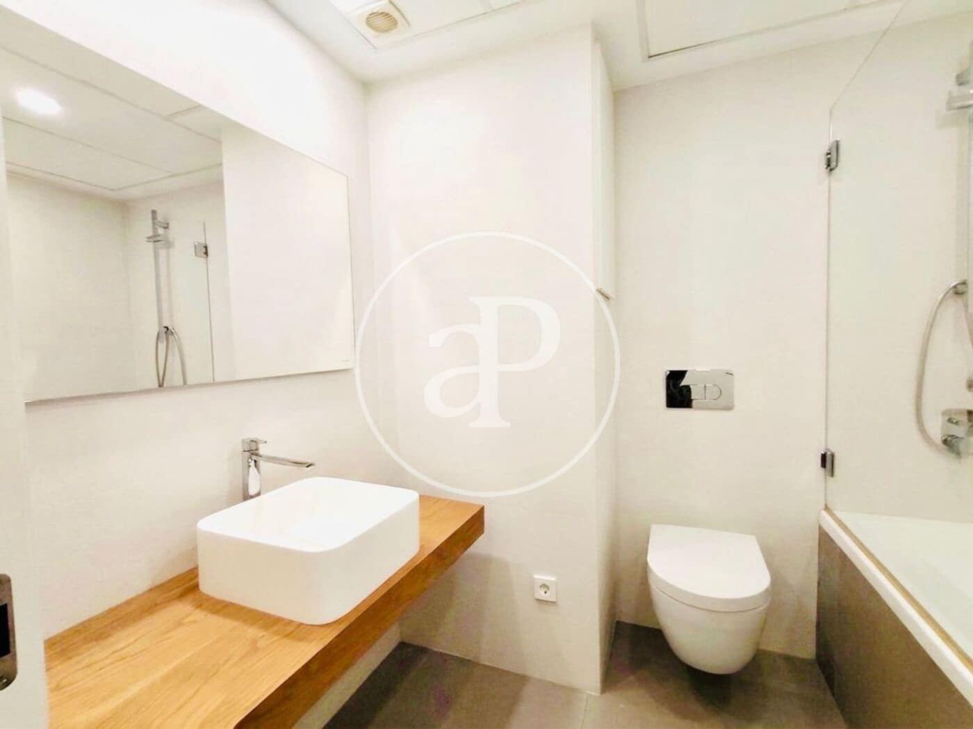 4 Zimmer Apartment zu vermieten in Valencia Stadt - 4.500 € (Ref: 9904657)