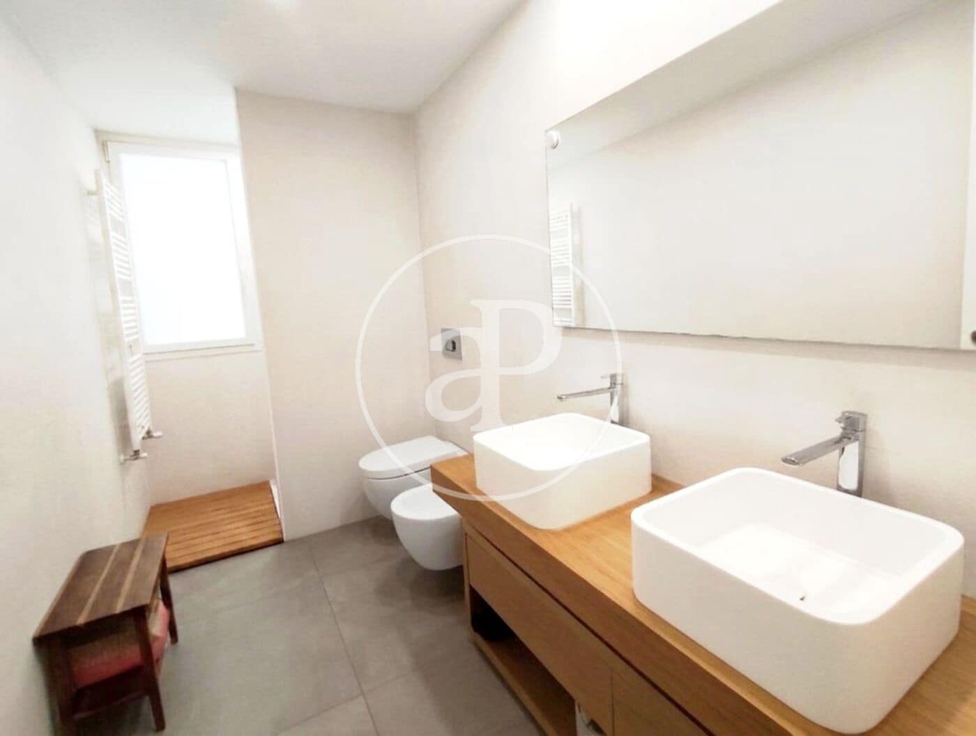 4 Zimmer Apartment zu vermieten in Valencia Stadt - 4.500 € (Ref: 9904657)