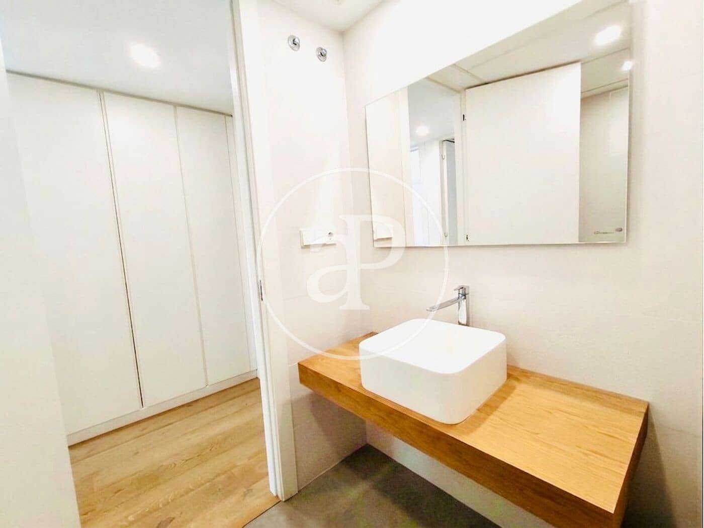 4 Zimmer Apartment zu vermieten in Valencia Stadt - 4.500 € (Ref: 9904657)