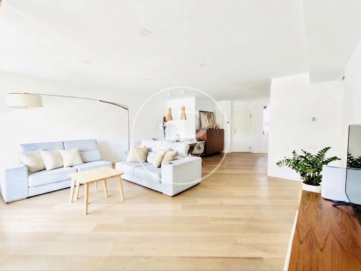 4 Zimmer Apartment zu vermieten in Valencia Stadt - 4.500 € (Ref: 9904657)