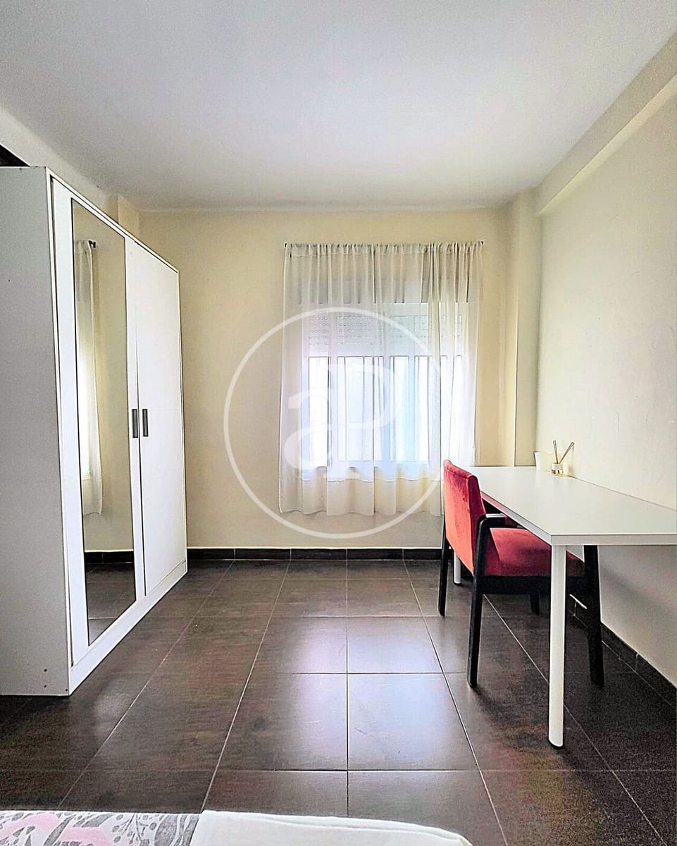 4 Zimmer Apartment zu vermieten in Valencia Stadt - 1.500 € (Ref: 9908084)