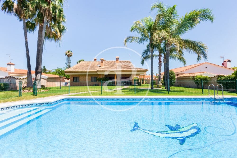 4 bedroom Villa for sale in Almarda with pool - € 1,075,000 (Ref: 9908085)