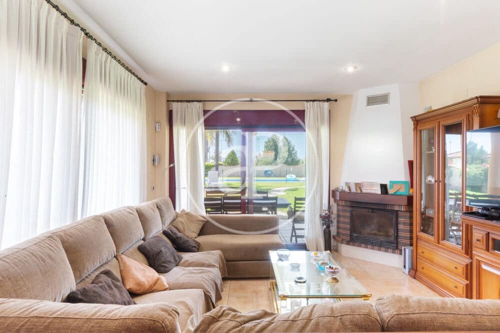 4 bedroom Villa for sale in Almarda with pool - € 1,075,000 (Ref: 9908085)
