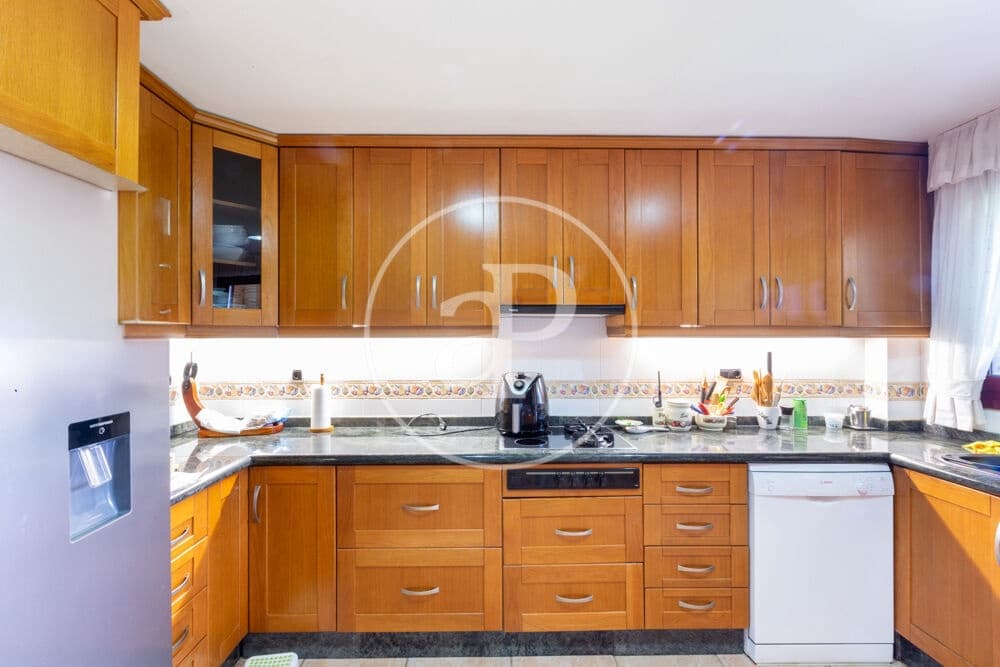 4 bedroom Villa for sale in Almarda with pool - € 1,075,000 (Ref: 9908085)