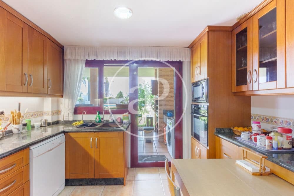 4 bedroom Villa for sale in Almarda with pool - € 1,075,000 (Ref: 9908085)