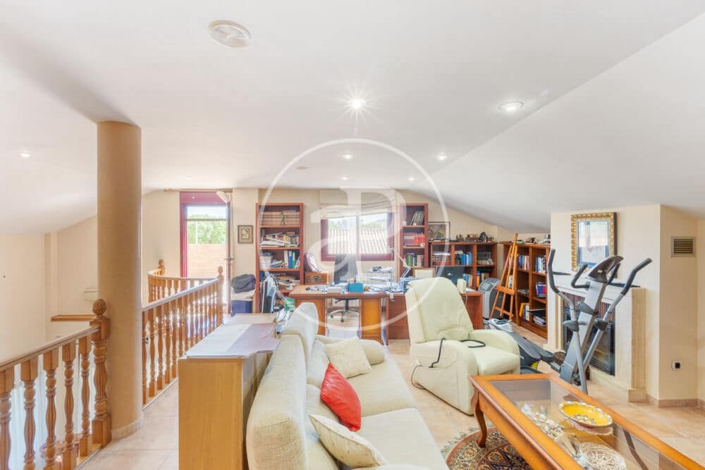 4 bedroom Villa for sale in Almarda with pool - € 1,075,000 (Ref: 9908085)
