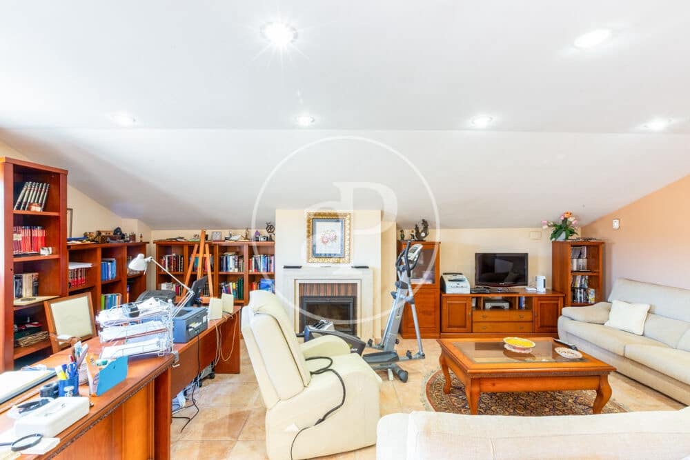 4 bedroom Villa for sale in Almarda with pool - € 1,075,000 (Ref: 9908085)