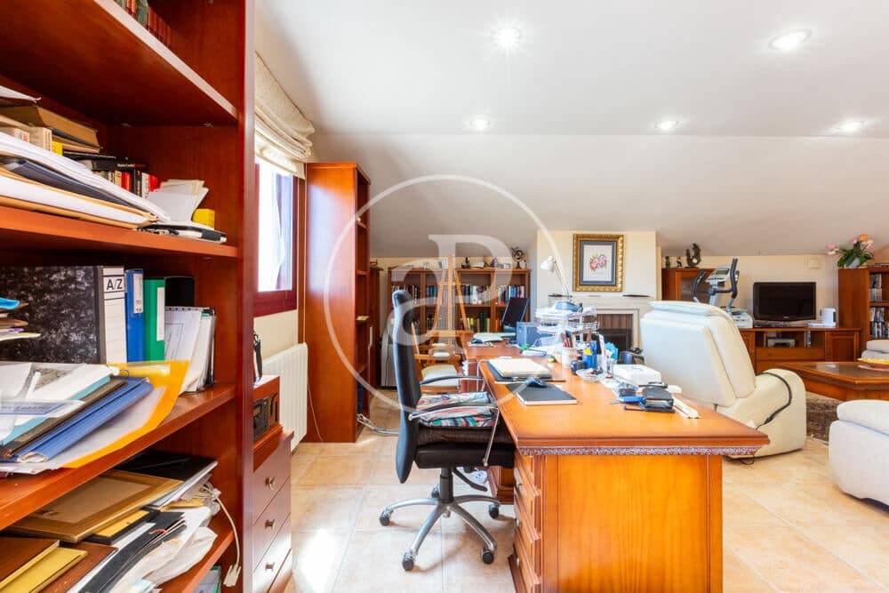 4 bedroom Villa for sale in Almarda with pool - € 1,075,000 (Ref: 9908085)