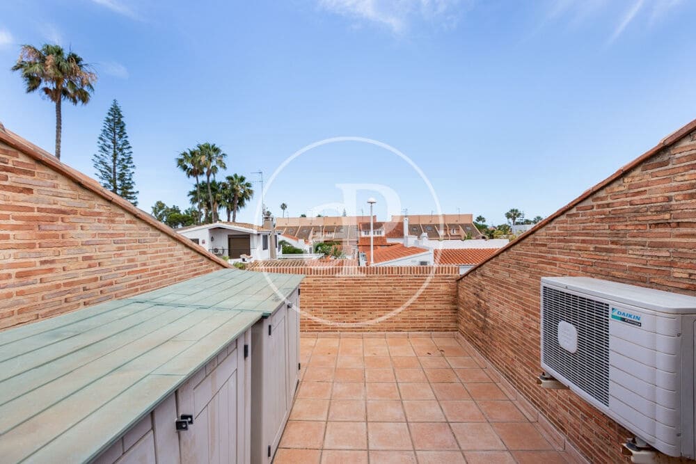 4 bedroom Villa for sale in Almarda with pool - € 1,075,000 (Ref: 9908085)