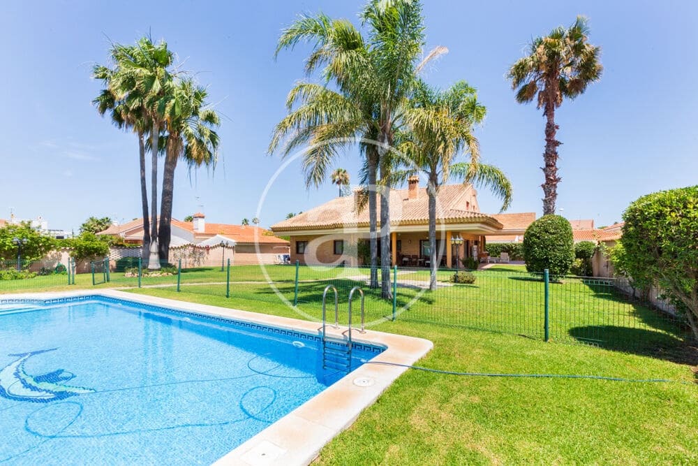 4 bedroom Villa for sale in Almarda with pool - € 1,075,000 (Ref: 9908085)