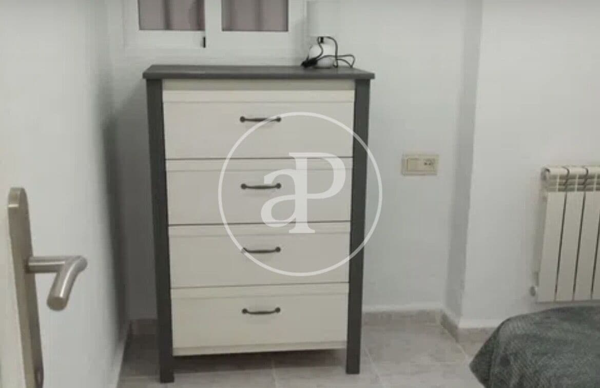 4 soveværelse Lejlighed til leje i Valencia by - € 2.000 (Ref: 9908088)
