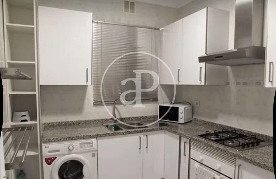 4 soveværelse Lejlighed til leje i Valencia by - € 2.000 (Ref: 9908088)