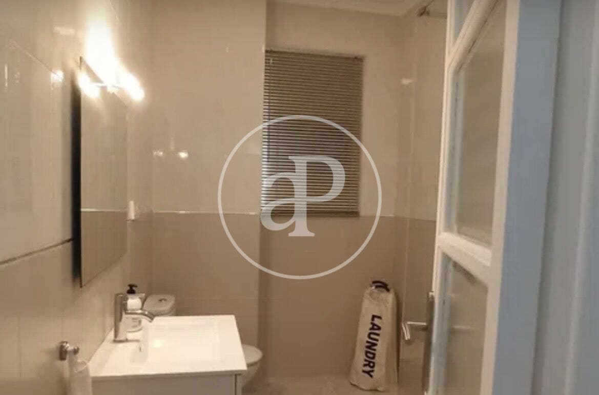 4 soveværelse Lejlighed til leje i Valencia by - € 2.000 (Ref: 9908088)