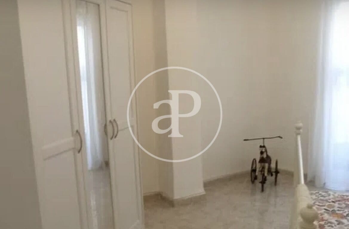 4 soveværelse Lejlighed til leje i Valencia by - € 2.000 (Ref: 9908088)