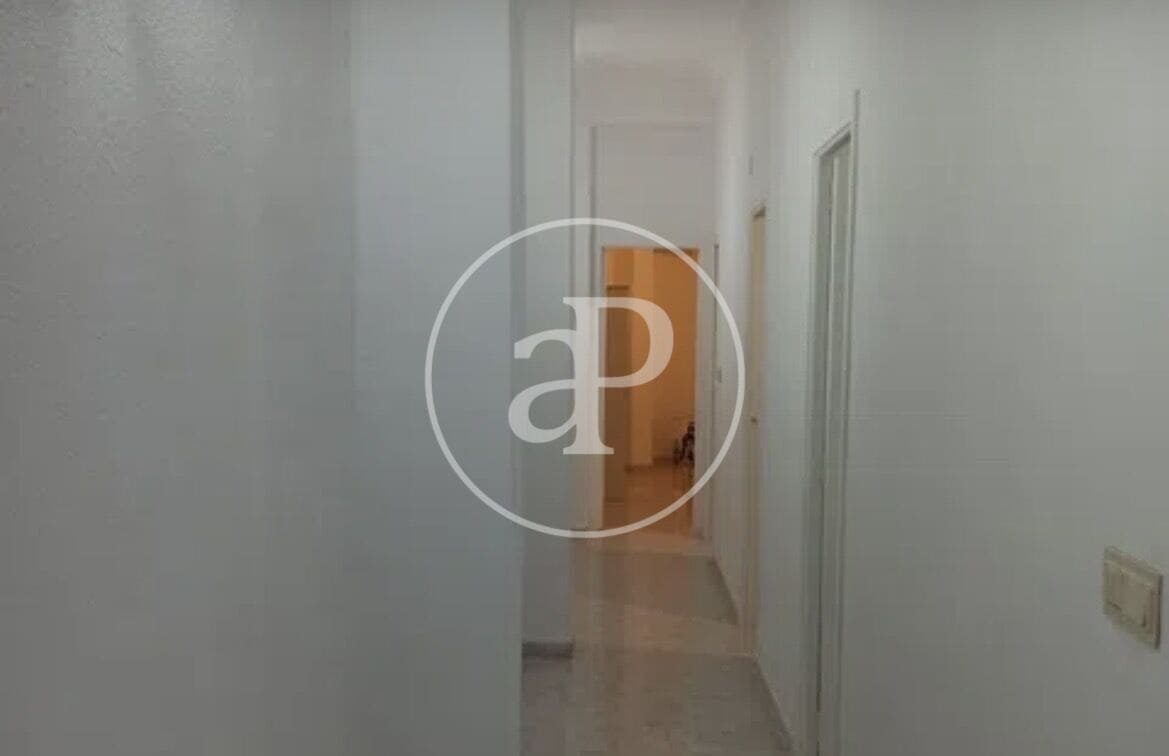 4 soveværelse Lejlighed til leje i Valencia by - € 2.000 (Ref: 9908088)
