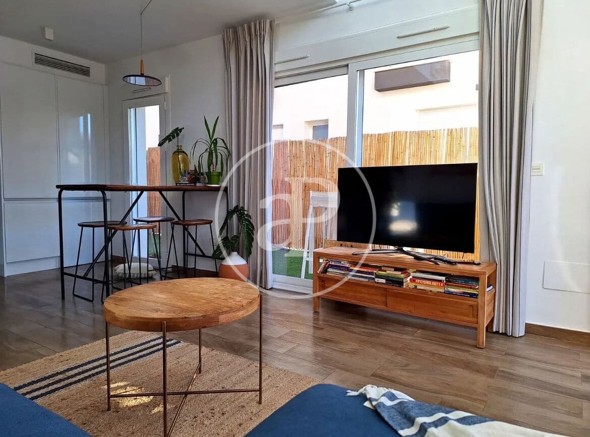 2 soverom Villa til leie i Arenales del Sol med svømmebasseng - € 2 400 (Ref: 9911187)