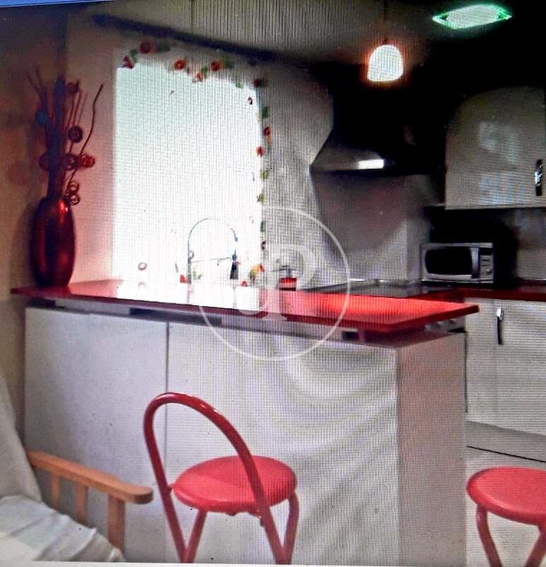 4 slaapkamer Appartement te huur in Valencia stad - € 1.500 (Ref: 9911189)