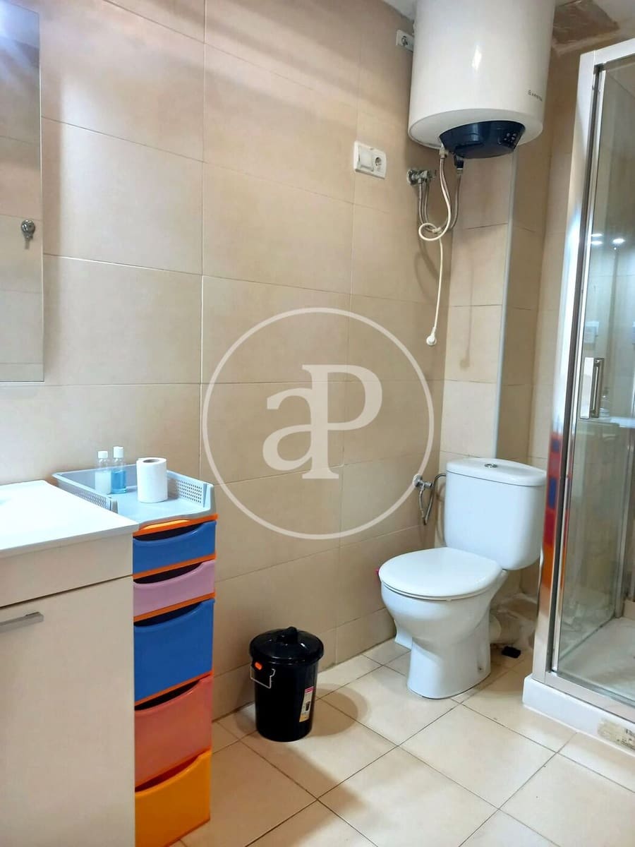 4 slaapkamer Appartement te huur in Valencia stad - € 1.500 (Ref: 9911189)