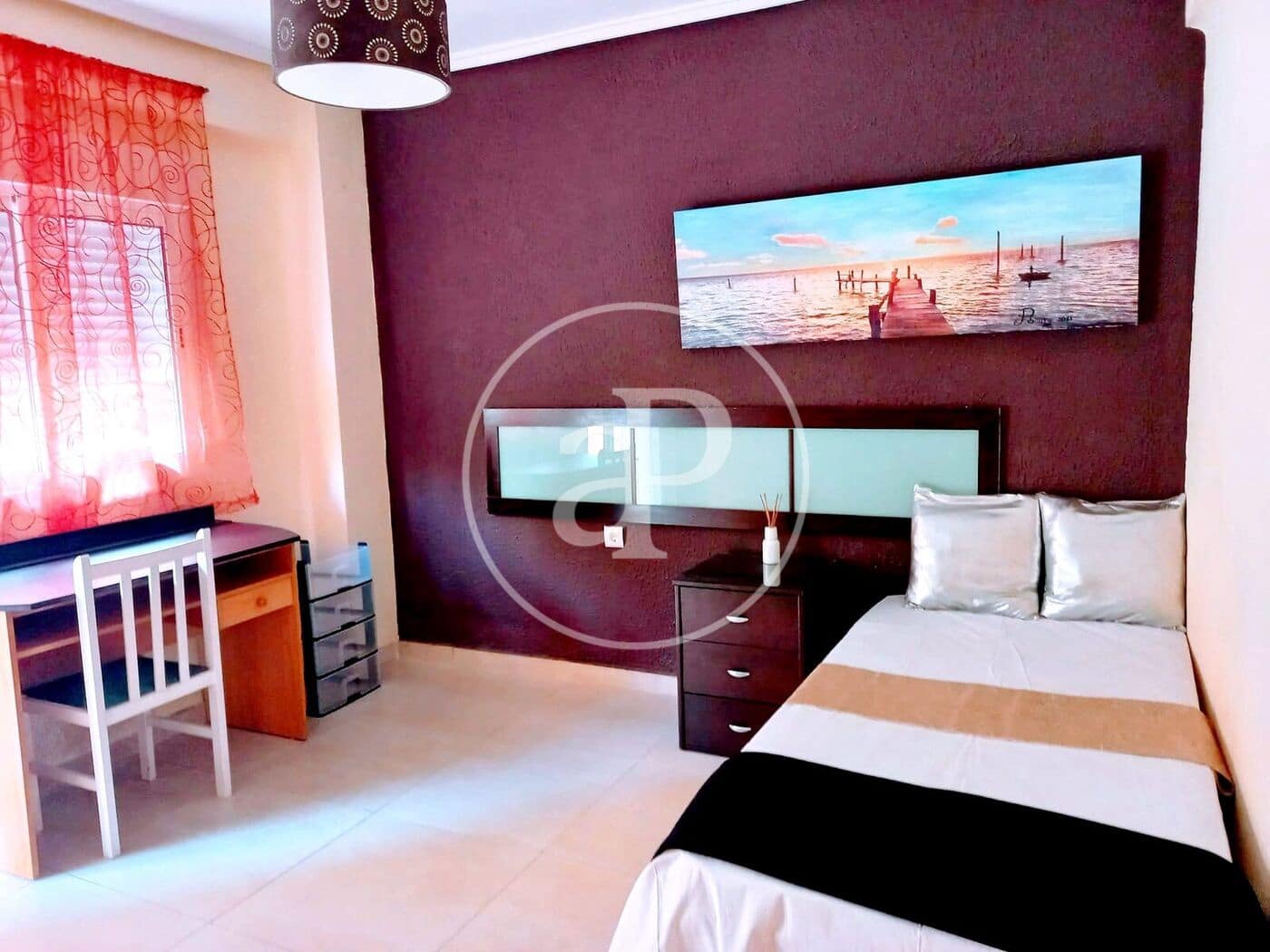 4 slaapkamer Appartement te huur in Valencia stad - € 1.500 (Ref: 9911189)