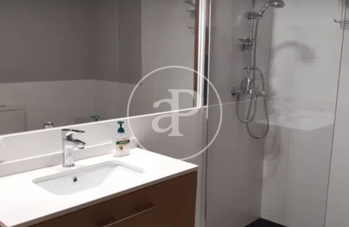 4 soveværelse Lejlighed til leje i Valencia by - € 1.500 (Ref: 9911191)