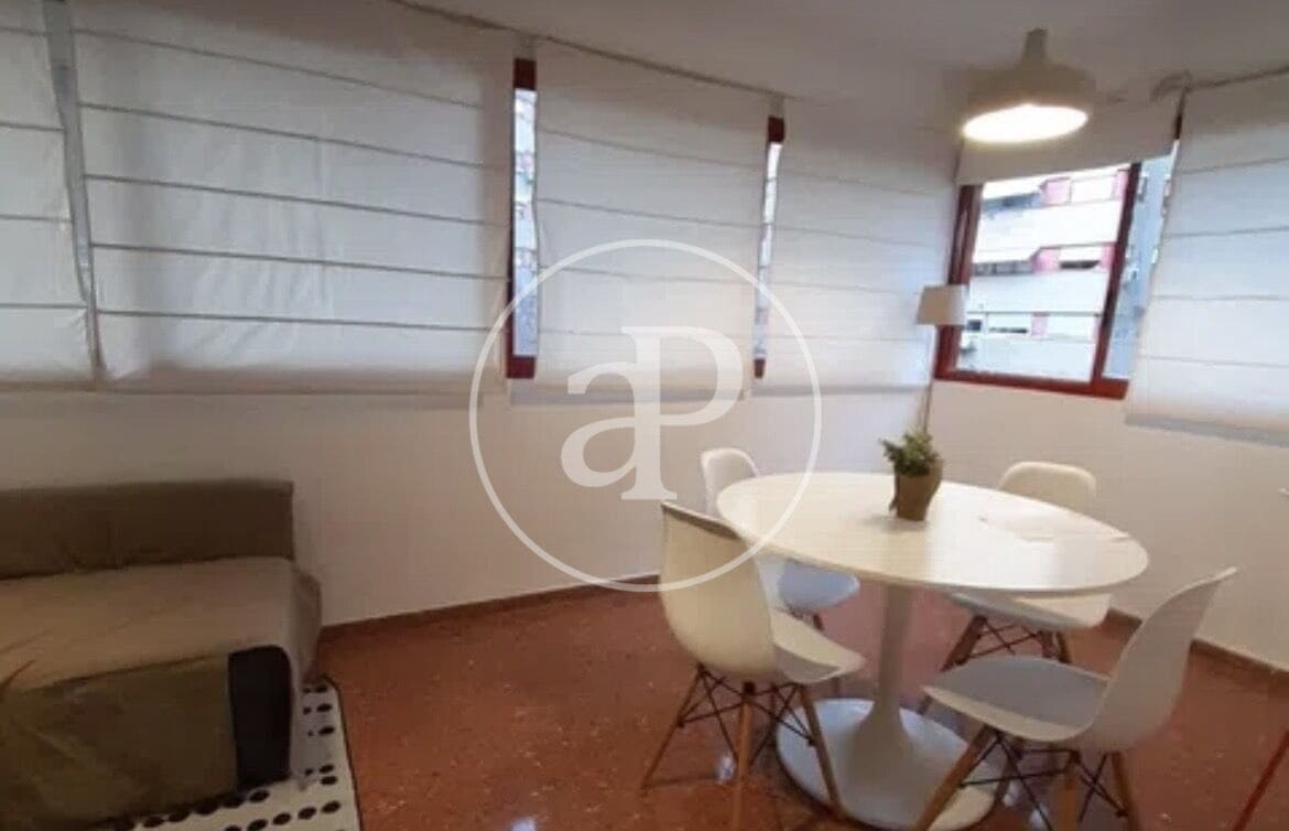 4 soveværelse Lejlighed til leje i Valencia by - € 1.500 (Ref: 9911191)